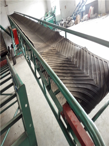 移動(dòng)升降的玉米裝車皮帶輸送機(jī)