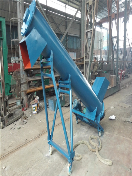 定制蛟龍輸送機(jī)，養(yǎng)殖場飼料輸送機(jī)